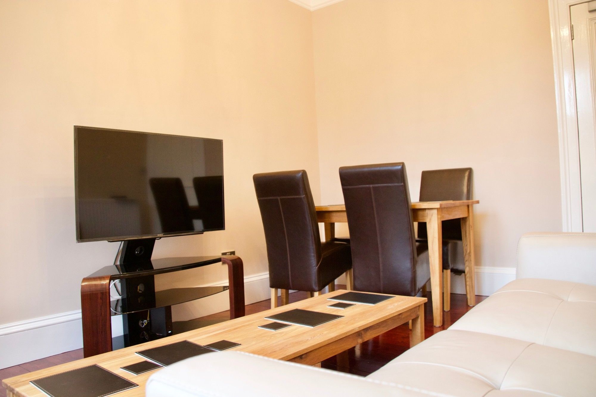 2 Bedroom Flat Off Leith Walk Accommodates 7 Edinburg Exteriör bild